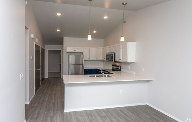 2 beds, 2 baths, 913 sqft, $1,275, Unit 4800-263