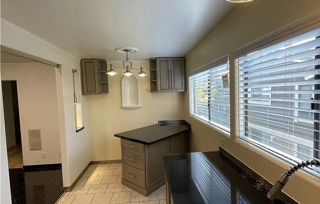 1 bed, 1 bath, $1,900