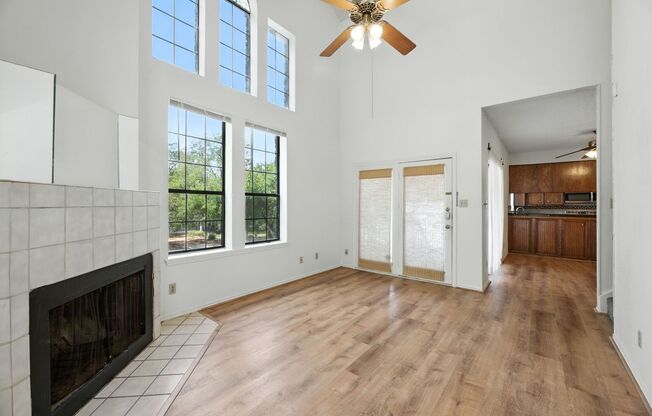 FABULOUS walkable/bikeable 3BR with parking in Hyde Park