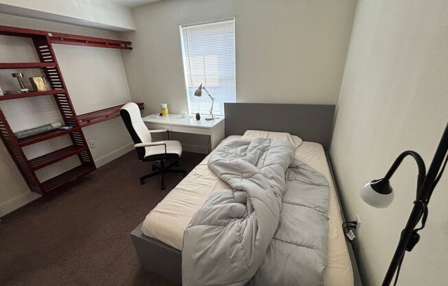 3 beds, 3 baths, 787 sqft, $1,875, Unit Unit 09
