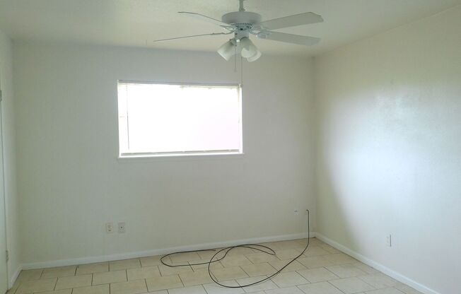 5723 Crestmore - 2/Bed 2/Bath - $1050/month