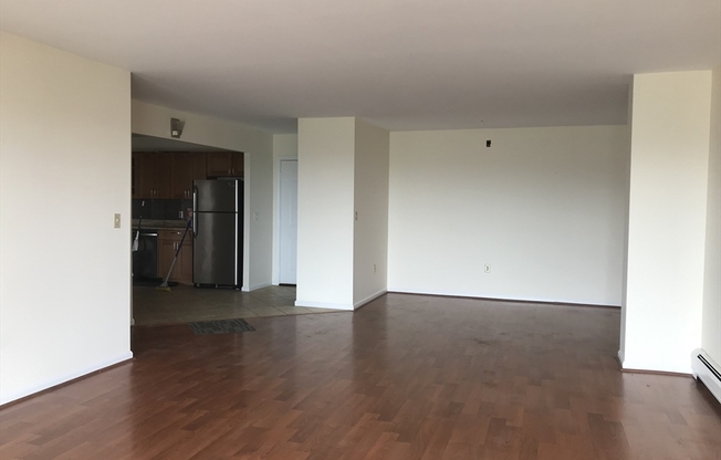 2 beds, 2 baths, 1,275 sqft, $3,000, Unit 611