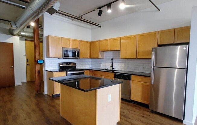 204 WALNUT ST
