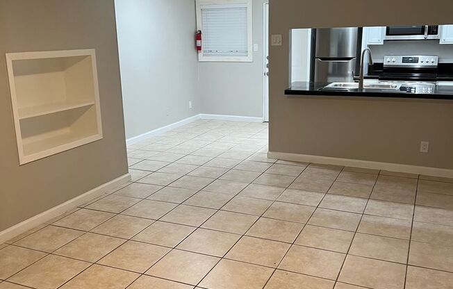 2 story 2 Bed 1 Bath - 2 Parking - Water Paid