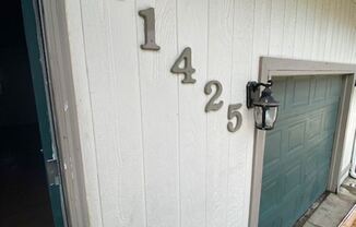 1706 Eagleson Rd