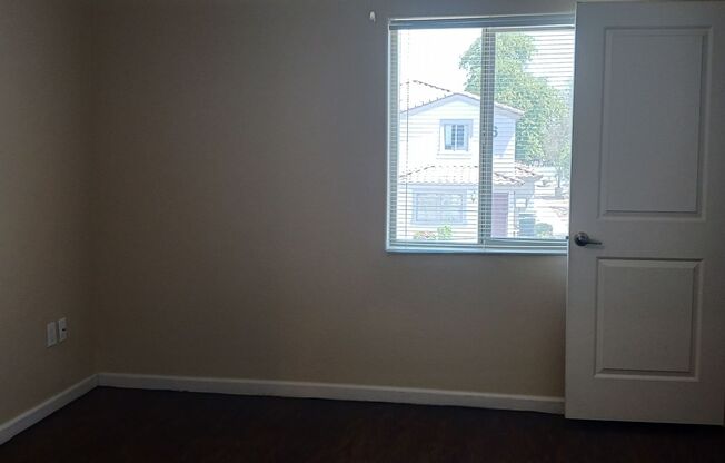 2 beds, 1.5 baths, 1,047 sqft, $1,395, Unit Unit 19