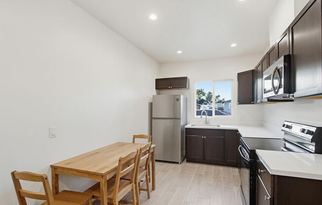 2 BED 2 BATH / 2 CAR GATED PARKING