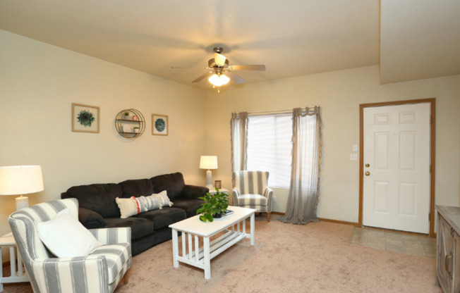 2 beds, 2 baths, 1,200 sqft, $1,545