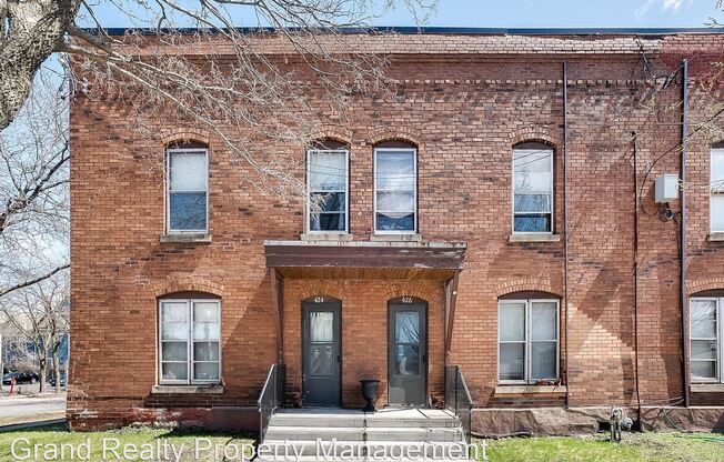 424 Smith Avenue N