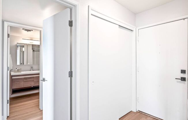 2 beds, 2 baths, 940 sqft, $1,600, Unit 107