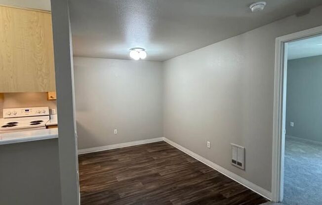 1 bed, 1 bath, $1,325, Unit 53