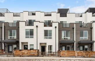 Modern 2-Bedroom Rowhome with Rooftop Mountain Views Near Sloans Lake