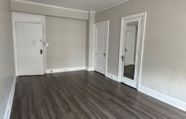 Studio, 1 bath, 300 sqft, $725, Unit 104