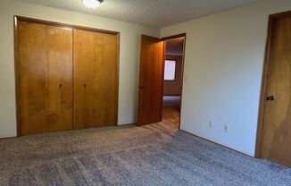 2 beds, 1 bath, $1,395, Unit 2182