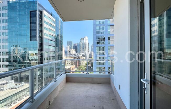 Downtown, 253 10th Ave #1002, Views of Petco Park, Downtown and Coronado Bay Bridge!