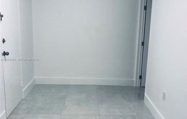 2 beds, 3 baths, $4,700, Unit # 209