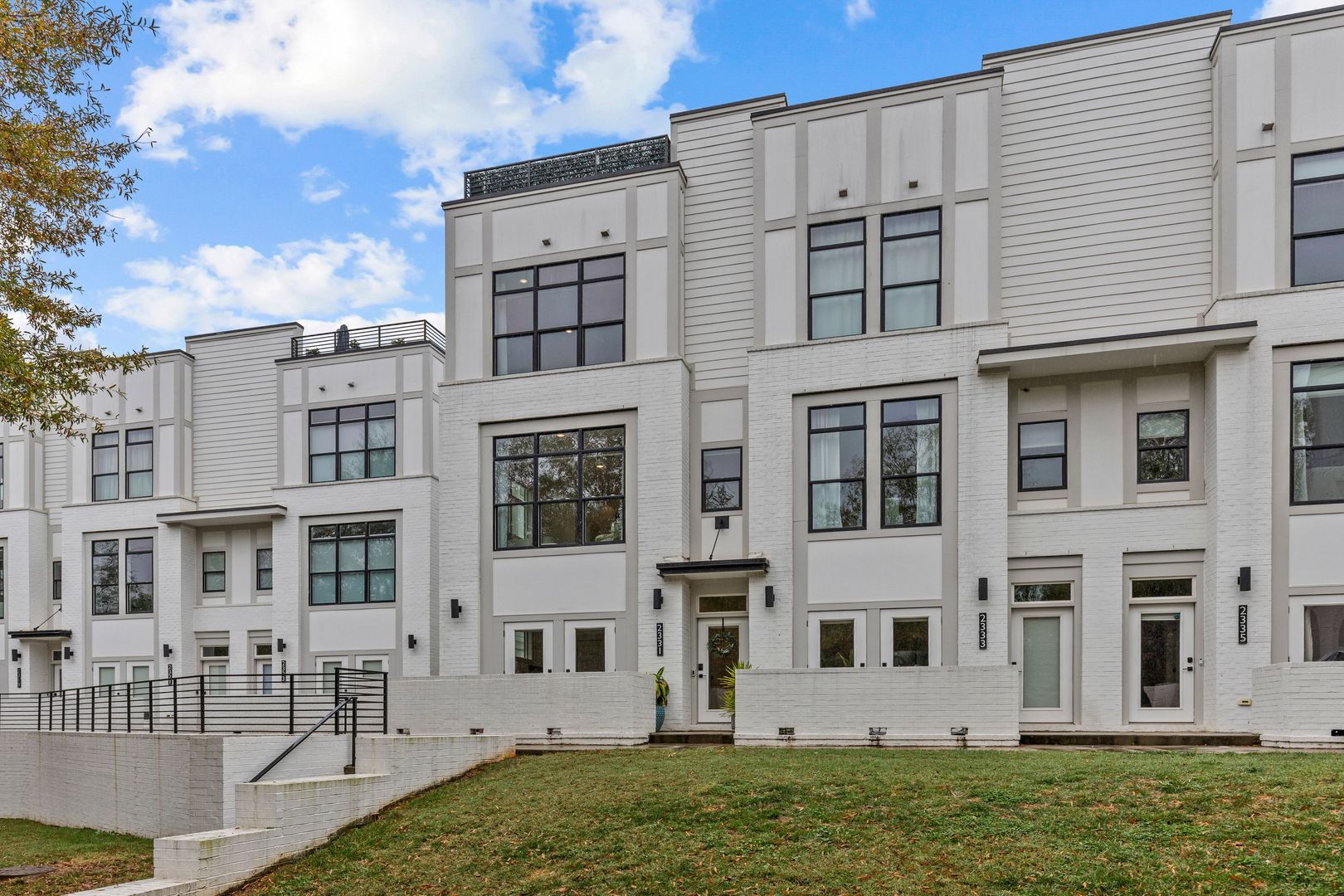 Luxurious townhome located in Wesley Heights!