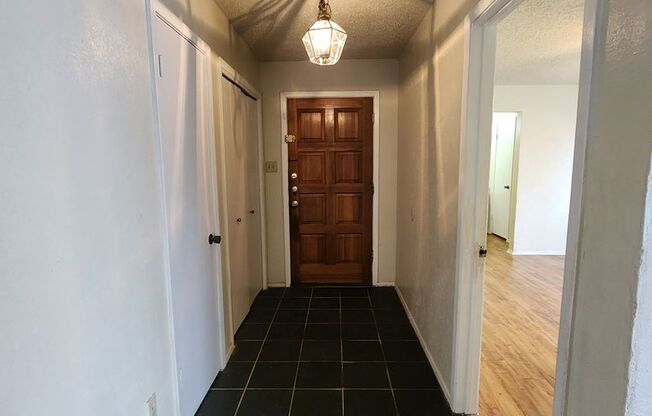 Spacious 3 Bedroom Duplex In Meadowbrook