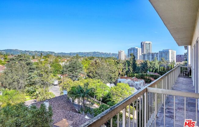 1 bed, 1.5 baths, 929 sqft, $4,100, Unit 909