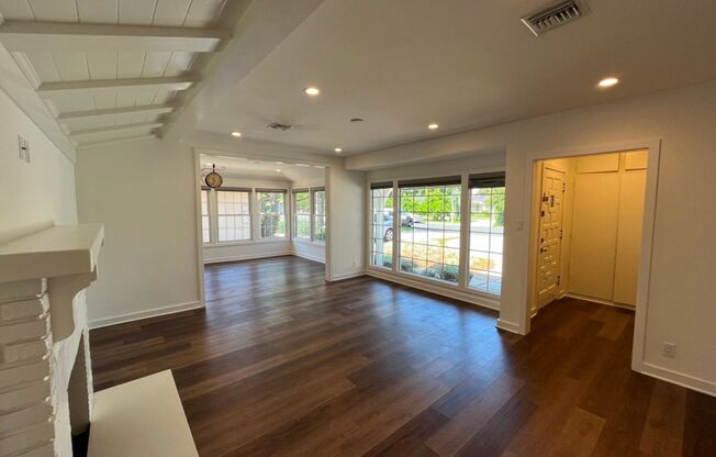 Upgraded Reseda 3BR w/pool + all appliances! (7356 Newcastle)