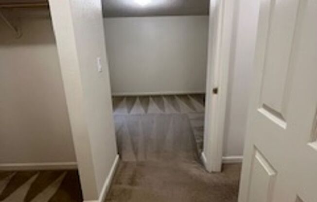 2 beds, 2 baths, 1,080 sqft, $1,189, Unit 54