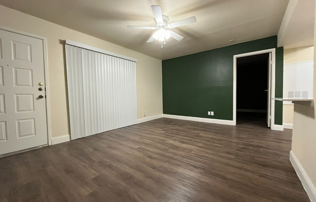 2 beds, 2 baths, 967 sqft, $1,299