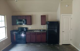 3 beds, 1 bath, $1,050