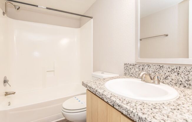 2 beds, 1 bath, 785 sqft, $959