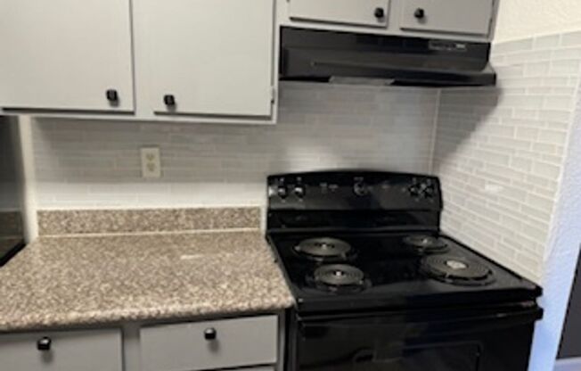 1 bed, 1 bath, 750 sqft, $925, Unit 6713