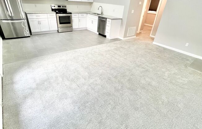 2 beds, 1 bath, $1,515, Unit 451 Frizzell Avenue Unit D R