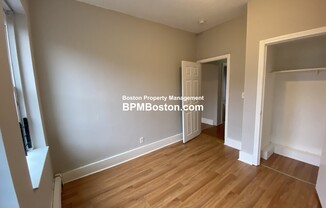 3 beds, 1 bath, 1,250 sqft, $3,300, Unit 2L