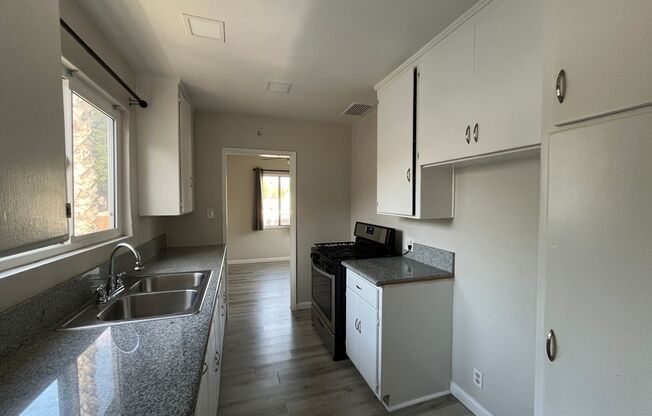 2 beds, 1 bath, $2,590, Unit 13408