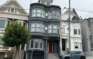 Epic REA - Lovely 3 BR/ 2 BA Victorian Condo w/1 Parking