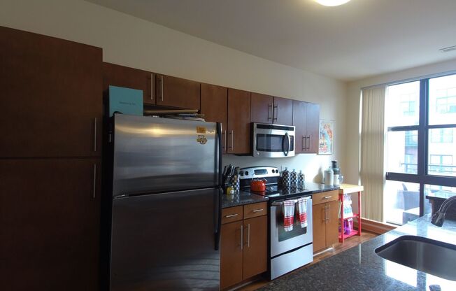 2 beds, 2.5 baths, 1,560 sqft, $3,295, Unit 402