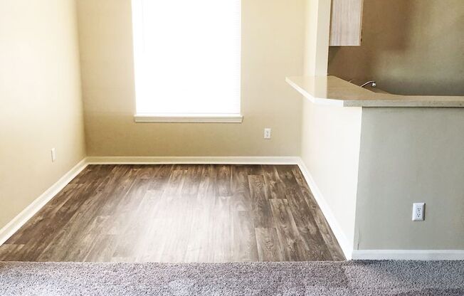 1 bed, 1 bath, 761 sqft, $1,118, Unit 8456f