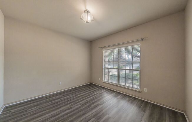 $500 off 1st month's rent! Bright, clean & open concept 3/2/2 home in Villages of Woodland Springs - 11801 Basilwood Drive, Fort Worth TX 76244