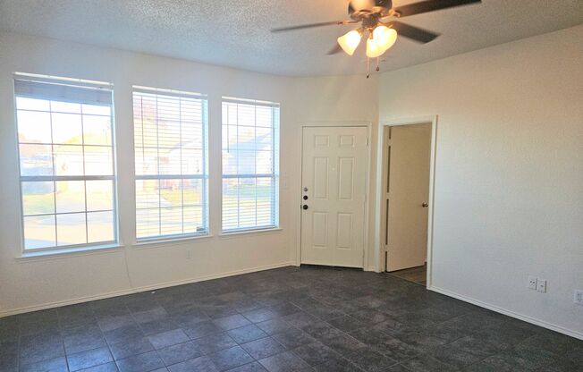 Nice 1 story home in EMSISD