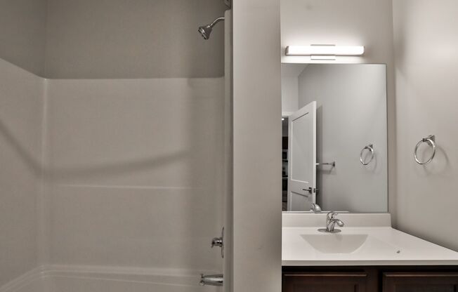 1 bed, 1 bath, 833 sqft, $1,650, Unit 203