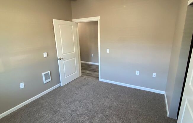 3 beds, 2 baths, 1,127 sqft, $1,790, Unit 107