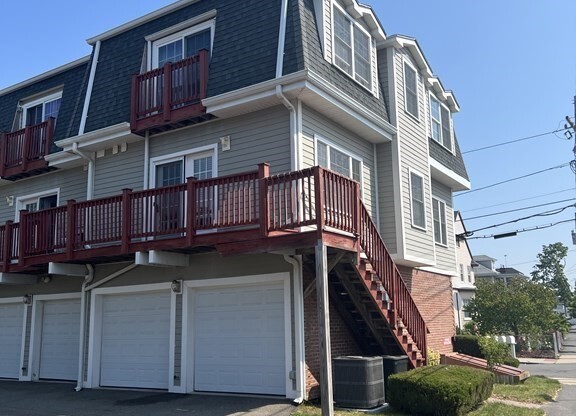 46 BERLIN ST