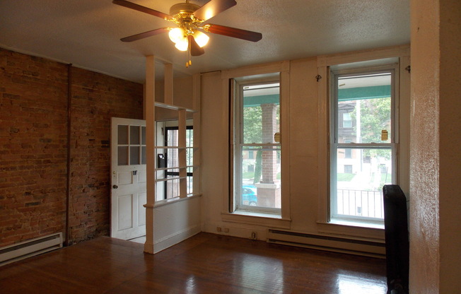 1 bed, 1 bath, $1,195, Unit 1F