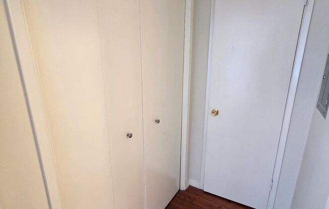 423 S. Holt Ave. (PREFERRED VENDORS)