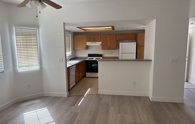 2 beds, 2 baths, $1,450, Unit # 2612