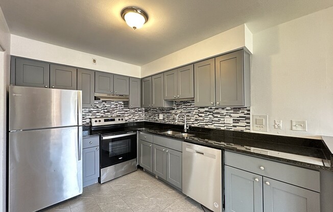 1651 653 OAKWOOD