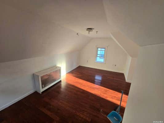 2 beds, 1 bath, $2,500, Unit 2