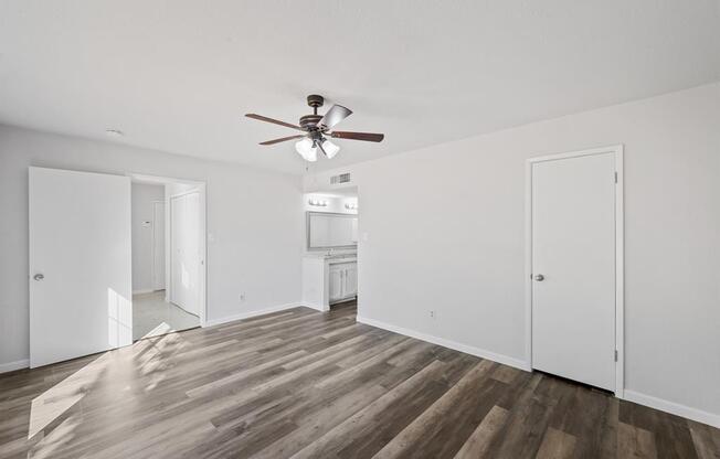 2215 OVERBROOK DR