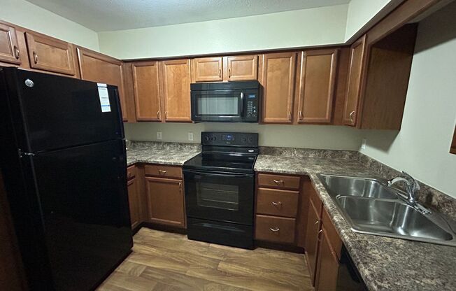 1 bed, 1 bath, 784 sqft, $1,175, Unit 7600209