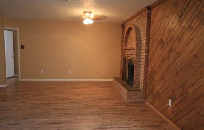 Newly Re-Modeled 3 Bedroom 2 Bath Home near Zia Elementary