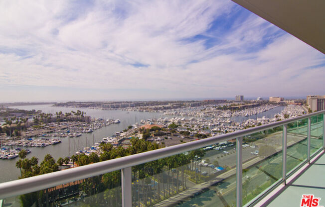 13600 MARINA POINTE DR