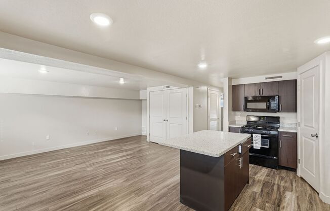 2 beds, 1 bath, 850 sqft, $1,250, Unit B-104